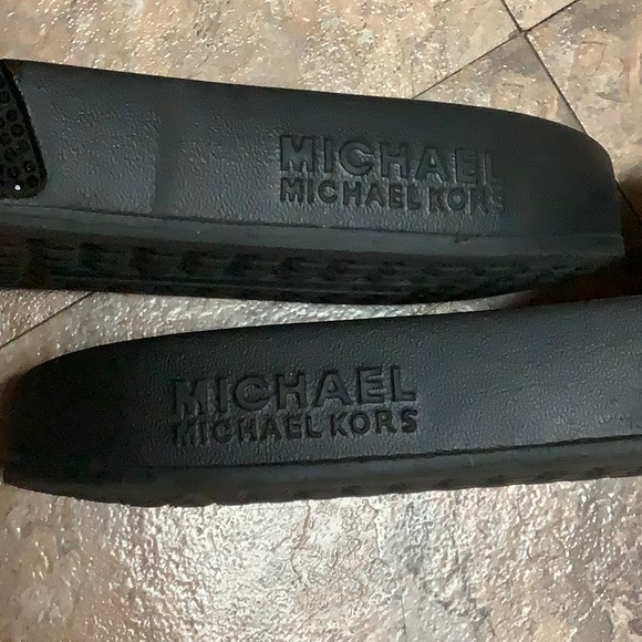 🔴 Black & rainbow crystal Michael Kors slides - Picture 9 of 9
